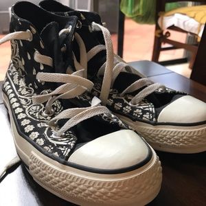 Converse black and white - woman’s 6